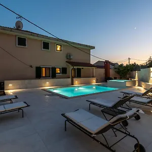 Lavandula With Heated Swimming Pool Trogir
